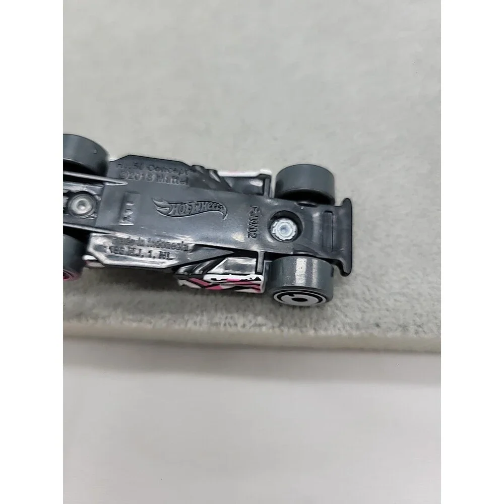 2018 Hot Wheels HW50 Concept Speed Blur White Diecast 1:64 Toy Race Car